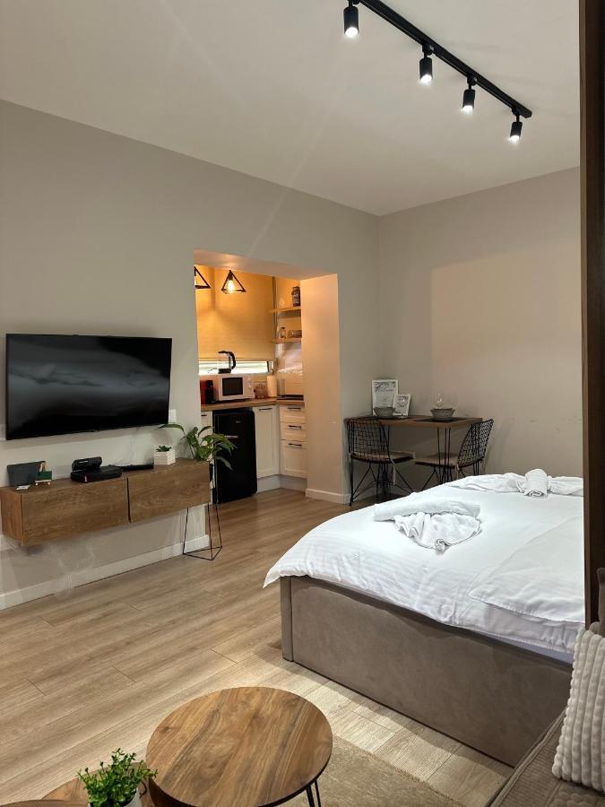 4Seasonsgea , Deluxe Studio , City Centre , Tirana Bagian luar foto