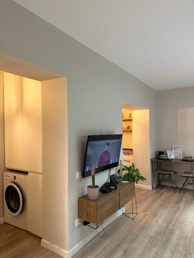 4Seasonsgea , Deluxe Studio , City Centre , Tirana Bagian luar foto