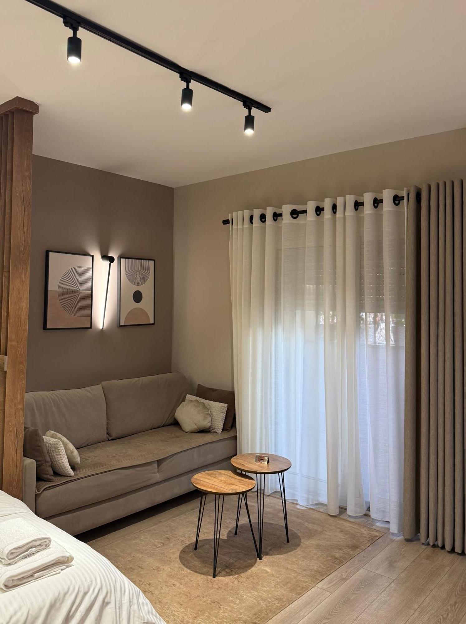 4Seasonsgea , Deluxe Studio , City Centre , Tirana Bagian luar foto